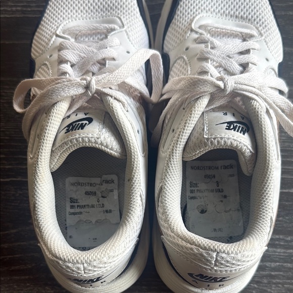 Nike Women’s White and Gold Sneakers - Picture 5 of 5